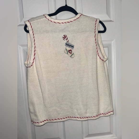 White Christmas Vest - Picture 5 of 6